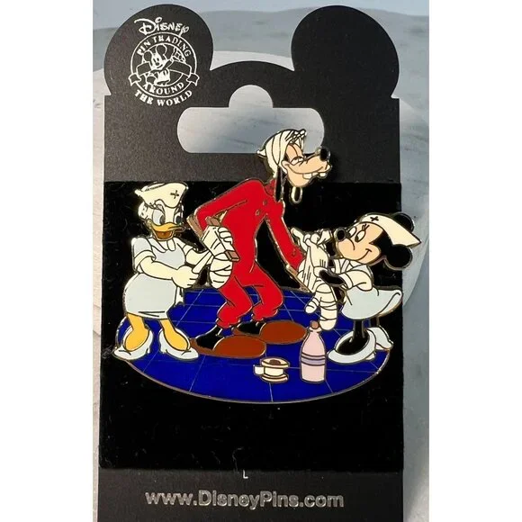 Rare Disney Nurses Day 2007 Pin LE 250 Minnie Goofy Daisy Medical Doctor Surgeon